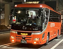 松山市駅を出発する高速バス