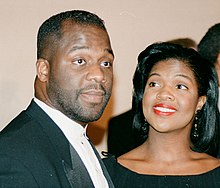 BeBe Winans (left) and CeCe Winans (right) in 1994