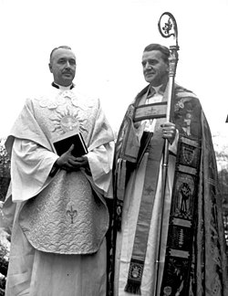 Brannkyrkas-new-vicar-Arne-Branderud-with-Bishop-Helge-Ljungberg-391758946002.jpg