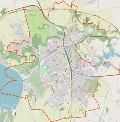 Mapa konturowa Nysy, na dole znajduje się punkt z opisem „Parafia Matki Boskiej Bolesnej”