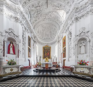 Altar of Church of St. Peter and St. Paul, by Diliff