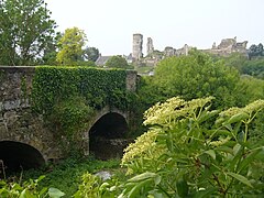 Pont sur la Romme devant le château de Champtocé.