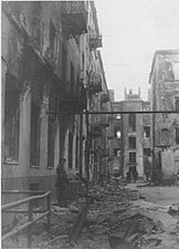 NARA copy #49, IPN copy #51 (No image caption, in section This is how the former Ghetto looks after having been destroyed) Probably court yard of Franciszkańską 26