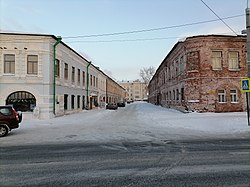 Начало переулка от Набережной Северной Двины