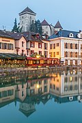 Le quai Perrière et le château d'Annecy