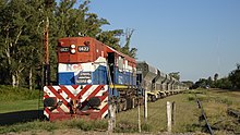 GR12 6622 de NCA con un tren de carga en Manfredi