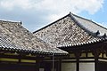 元興寺（奈良市）本堂・禅室屋根 屋根瓦の一部には飛鳥寺創建期の瓦が使用される。