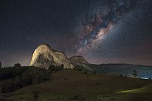 O Parque da Pedra Azul é um dos pontos turísticos mais conhecidos do estado.