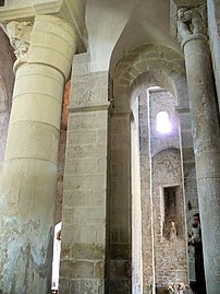 Déambulatoire, colonne et colonne en délit.