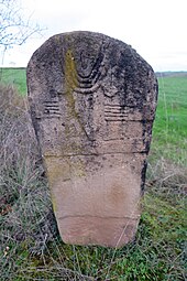 Réplique de la statue-menhir d'Anglas