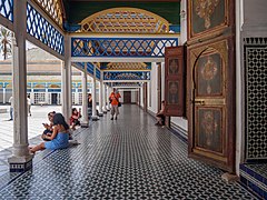 La galerie autour de la cour