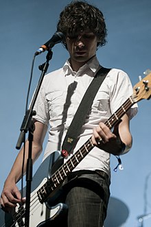 Moakes performing with Bloc Party in 2007