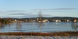 Del av Bysjön och Grangärde kyrkby sedd från Västansjö