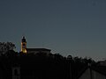 La chiesa di San Michele, sul colle omonimo o Col de la frata