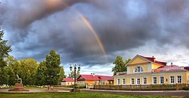 Вид на усадьбу со стороны улицы Чайковского