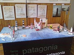 Maqueta de faros de la Patagonia en el museo Ferroporturio