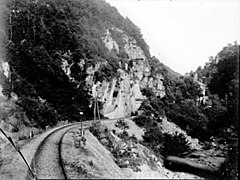 Voie ferrée dans les gorges de La Cère