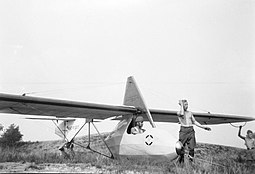 Aerodynaamisella kuorella varustettu Grunau 9.