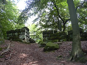 Westtor der Heidelsburg mit originär römischen Quadern