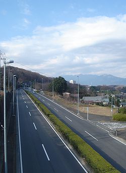 農免陸橋付近から秦野方向を望む