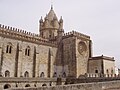 Lateral wall and transept of the Cathedral of Évora with lantern-tower and the rose window