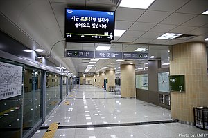 승강장(2012년 10월 28일)