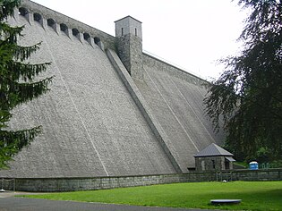 Staumauer der Talsperre Lehnmühle