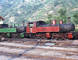 Les Mallet n° 403 et 404 à voie métrique, sur le Chemin de fer du Vivarais à Tournon en 1978.