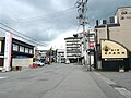 旅館や土産物店が立ち並ぶ、温泉街の中心部。