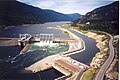 Barrage de Keenleyside construit dans les années 1960 à la suite de la signature du traité de la rivière Columbia. Une centrale de 185 MW a été ajoutée en 2002.