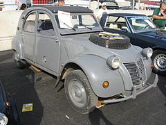 2CV Sahara - with two engines (spare wheel in bonnet recess)