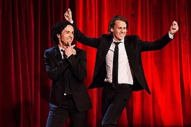 Ylvis в 2012 году. Вегард слева, Борд справа