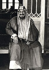 الملك عبد العزيز بن عبد الرحمن آل سعود.