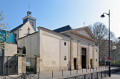 The church seen from Rue Saint-Bernard