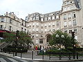 Vue de la place et de la résidence étudiante Concordia, rue Tournefort.