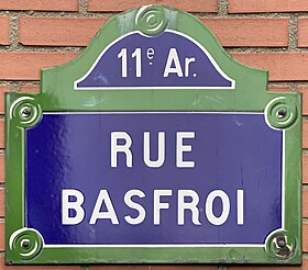 Voir la plaque.