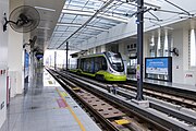 Nanhai Tram Line 1 platforms