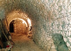 Passage qui reliait les deux tours d'angle sud du château, août 2016.