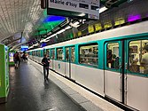 Line 12 platforms at Montparnasse–Bienvenüe