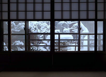 Yukimi shoji (snow-watching shoji) have glass panes. They allow a view of the outside in cold weather. These are jika glass shoji.[41]