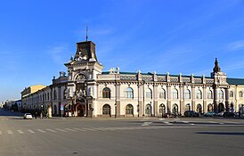 Вид на северо-западную часть Гостиного двора со стороны площади 1 Мая