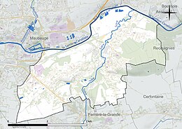 Carte en couleur présentant le réseau hydrographique de la commune