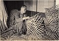 Basket weaver working with kagome pattern