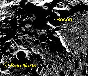 Der Krater Bosch oben rechts und der Nordpol unten links.