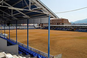 Blick auf die Nord- und Osttribüne