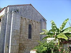 Chevet de l'église de Dercie.