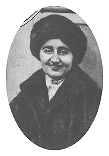 Woman wearing a fur coat and fur hat