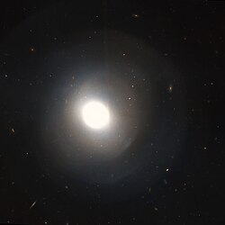 ハッブル宇宙望遠鏡によるNGC 474の画像 (NASA, STScI, Sky-map.org)