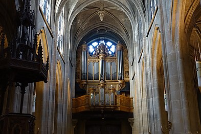 The organ and the tribune