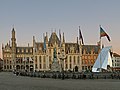 Bruges, monumental building (het Provinciaal Hof), two statues (Jan Breydel and Pieter de Coninck) and the DiamondScope